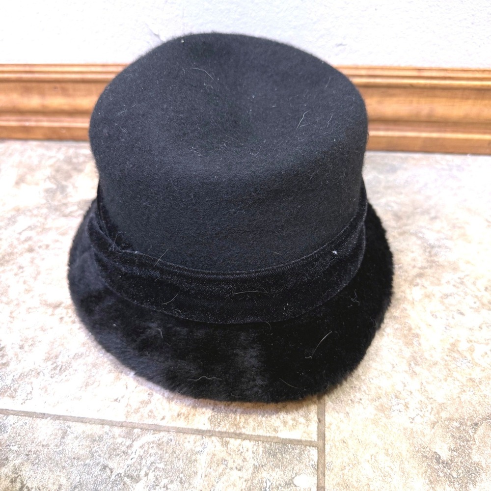 Black Wool Faux Fur Trim Cloche Hat Vintage Style